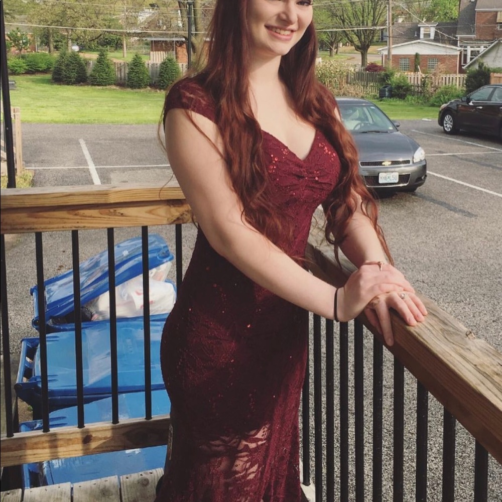 Burgundy prom formal event dress Windsor